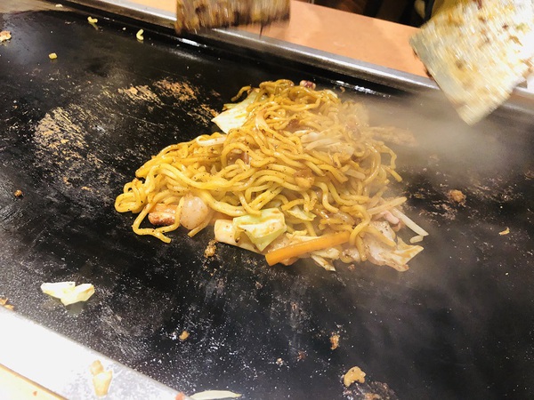 新宿（東京都）　もんじゃや　さん　で　　もんじゃ焼き　　☆