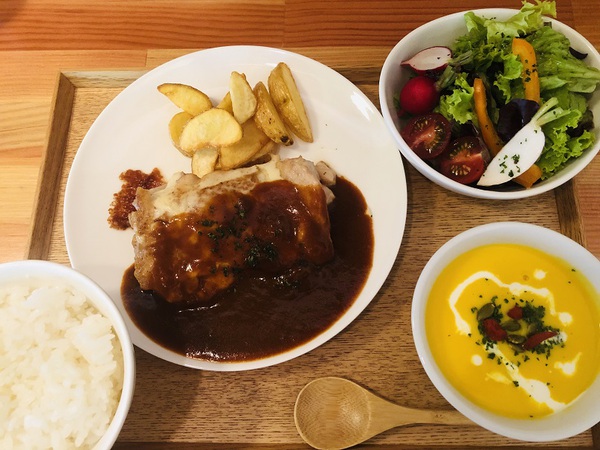 軽井沢　　ななくさ食堂　さん　で　ランチ　☆