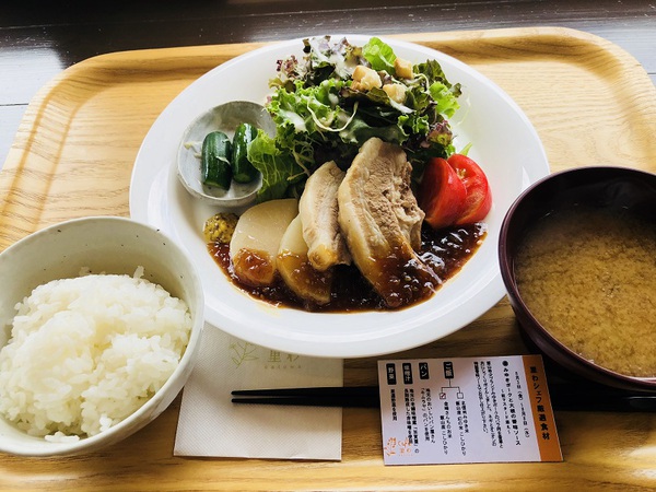 カフェ　　里わ　　さん　　で　　　ランチ　　　☆