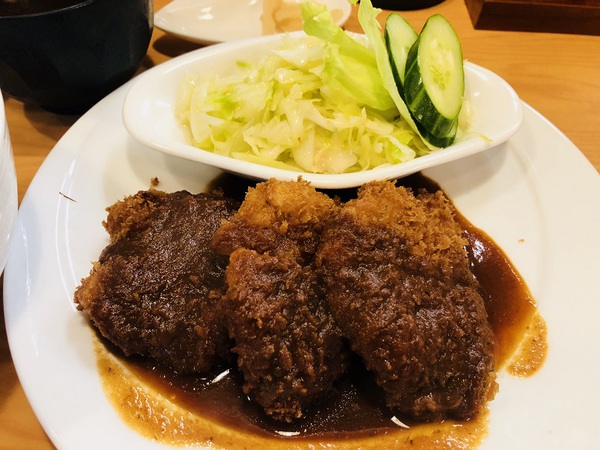 とんかつ　　とし峰　　さん   で　　ランチ　　　☆