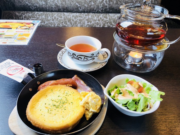 元町珈琲　　さん　　で　　モーニング　　　☆