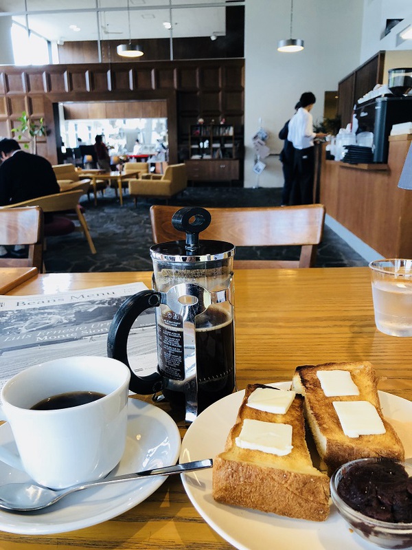 丸山珈琲　　さん　　で　　軽食　　　☆