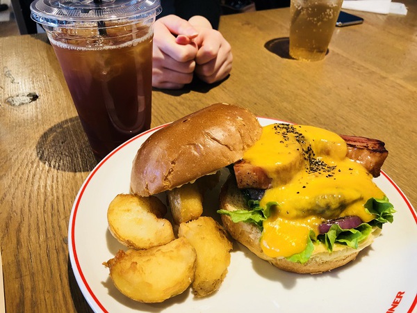 ヴィレッジヴァンガードダイナー　さん　で　　ランチ　　☆