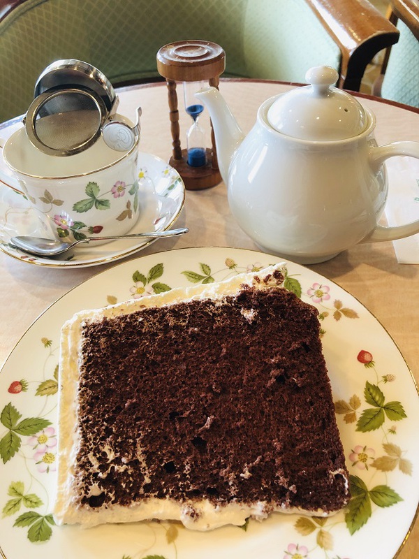 カフェ　　英國屋　　さん　で　　お茶ＴＩＭＥ　　☆