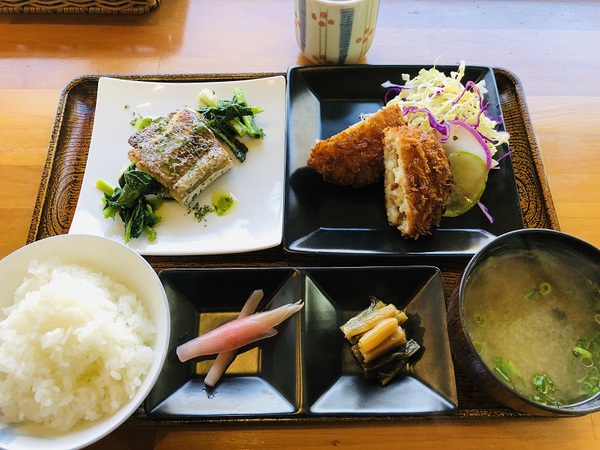 ななくさ食堂　　さん　で　　ランチ　　☆