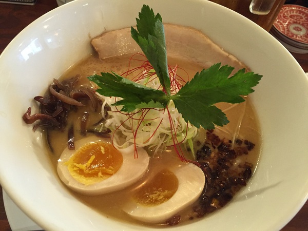 ラーメン　とりたま　　さん　で　　ランチ　☆