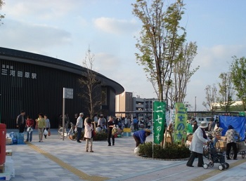 移転の『田原二七の市』ただ今進行中。。。。