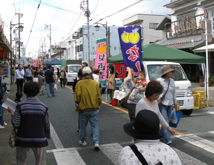 明日は　軽トラック市