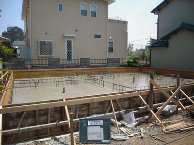 基礎工事　ベースコンクリート打設