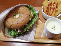 ベビ＆キッズ連れでもOK！座敷のあるカフェ「カフェ＋B」レポ