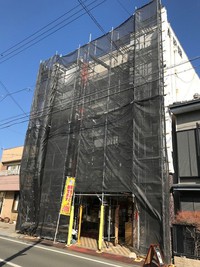 店の外壁をリフォーム中です(^^♪