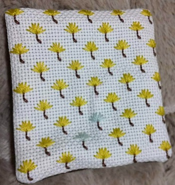 ピンクッションを作る刺繍キットに手を出してみた