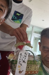 【迷惑かけるな・・・】　喜んでやってるよ！