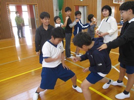 学校保健委員会「の力を育てよう　～友達とかかわり合いながら自分再発見～」