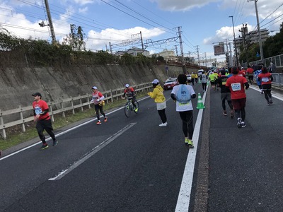 鉄分たっぷり！神戸マラソン2017の風景：30kmまでの前編【2017年11月19日】