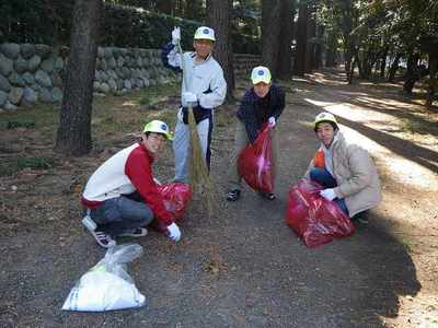 皆で豊川稲荷をきれいに！その１【愛知県損害保険代理業協会】