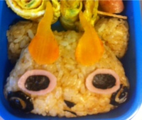 初のキャラ弁。コマじろう