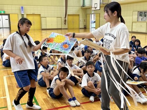 衣笠小学校　カイトダンス競技会　始まった！