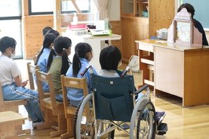 今月は何かな？  ～読み聞かせ～