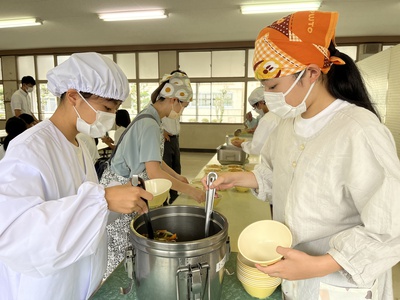 2学期最初の給食！　〜久しぶりの中学校での給食〜