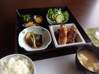 くつろぎ茶房　　珈・伊万里　さん　で　　ランチ　☆