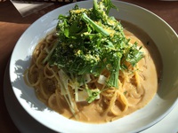 カフェ　ダイニング　クレッセント　さん　で　　ランチ　☆