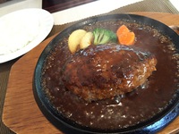 ハンバーグレストラン　ＧＯＯＤ　さん　で　ランチ　☆