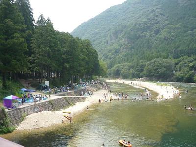 BQと川遊び
