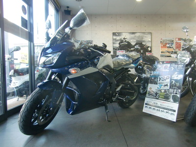 お待たせしました！本日『FZ1　FAZER　GT』入荷☆②